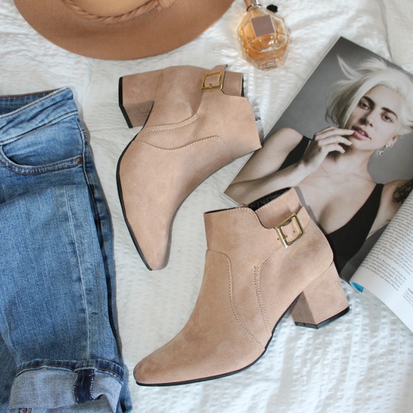 🚨LAST PAIR!//The Nellie// Warm Taupe bootie - Picture 5 of 8